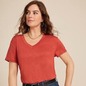 Maurices NWOT 24/7 V Neck Short Sleeve Tee Red Sz Medium